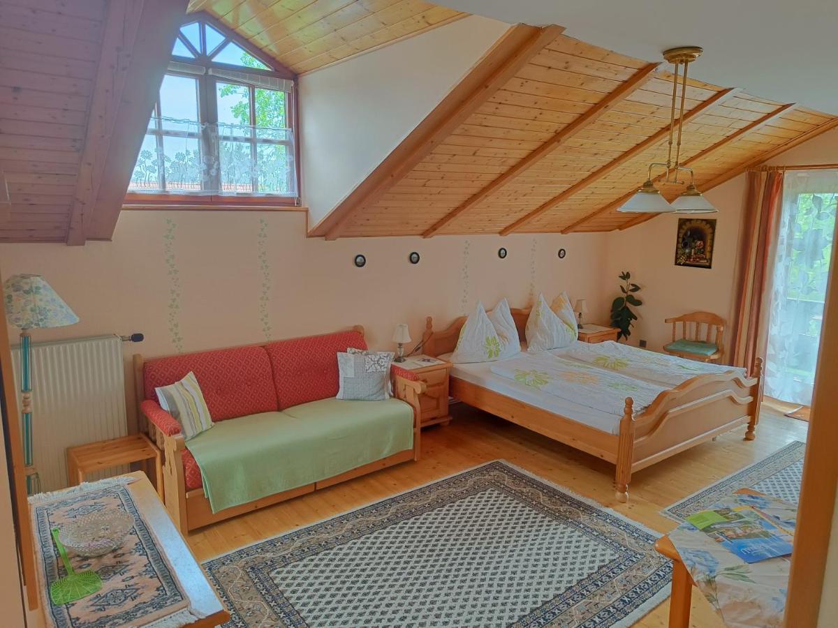 Haus Sundl - Privatzimmer Emmersdorf an der Donau Buitenkant foto