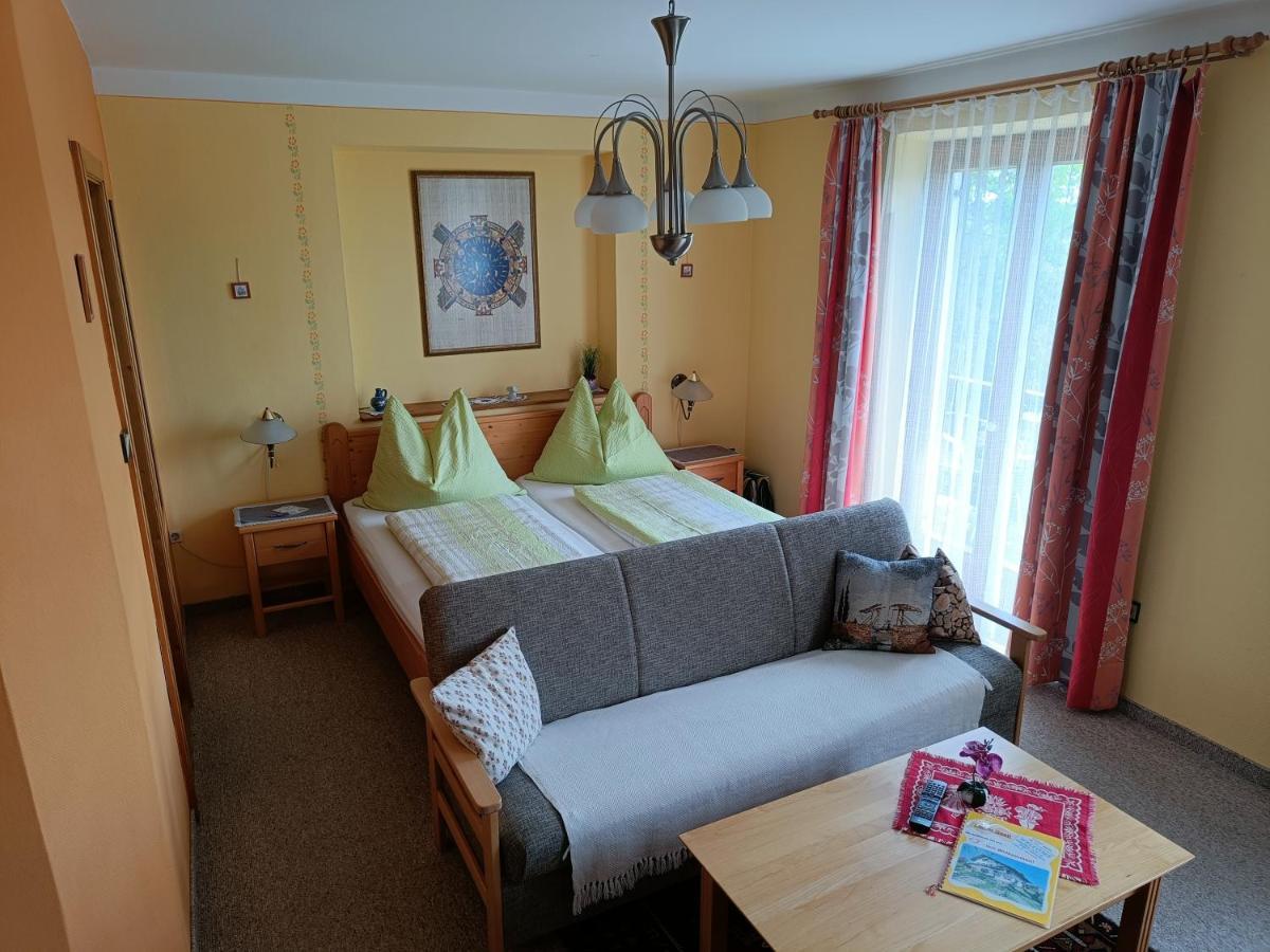 Haus Sundl - Privatzimmer Emmersdorf an der Donau Buitenkant foto