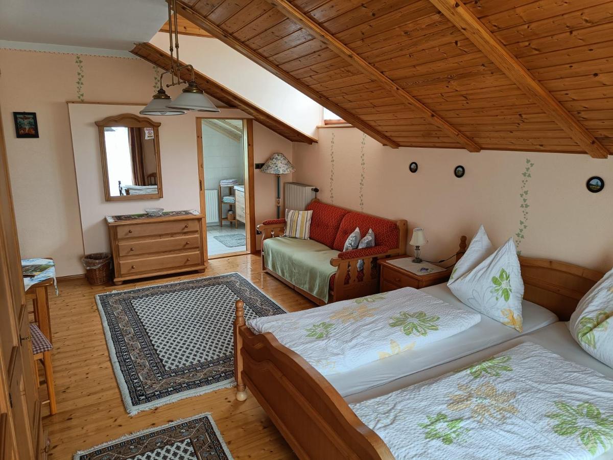 Haus Sundl - Privatzimmer Emmersdorf an der Donau Buitenkant foto