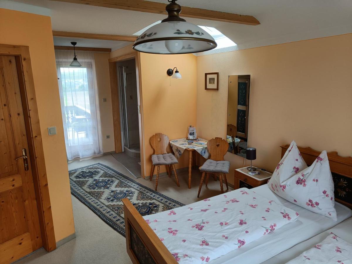 Haus Sundl - Privatzimmer Emmersdorf an der Donau Buitenkant foto
