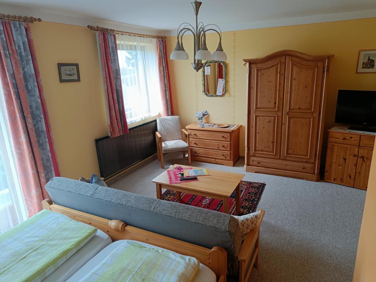 Haus Sundl - Privatzimmer Emmersdorf an der Donau Buitenkant foto