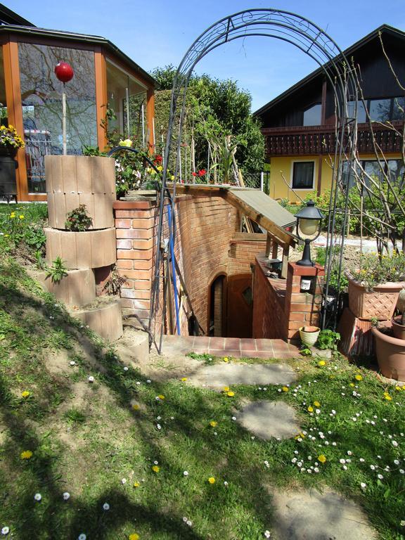 Haus Sundl - Privatzimmer Emmersdorf an der Donau Buitenkant foto